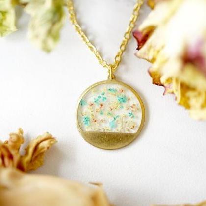 Real Pressed Flowers In Resin, Gold Circle..
