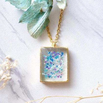 Real Pressed Flowers in Resin Neckl..
